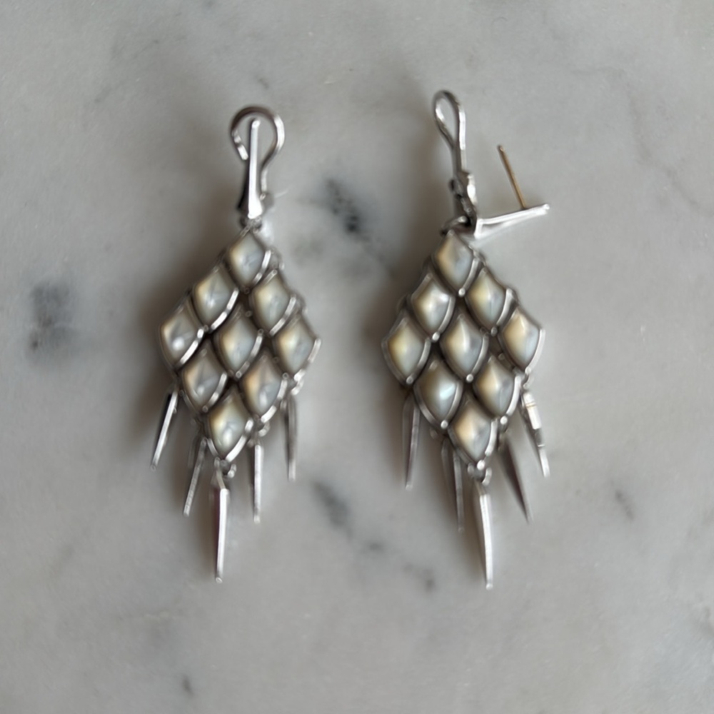 Stephen Webster White Mother of Pearl Earrings - Picture 4 of 4